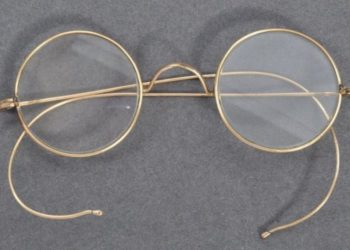 महात्मा गान्धीको चस्मा साढे २ करोड भारूमा लिलाम