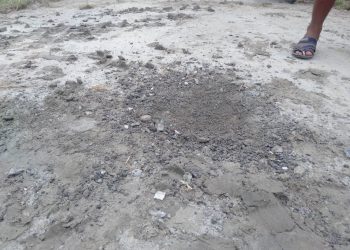 टीकापुर वडा नं. ९ मा सडक कालोपत्रे बनेको महिना दिन नपुग्दै फुट्यो