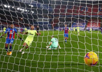 अन्तिम दुई मिनेटमा दुई गोल गर्दै न्यूकासल विजयी