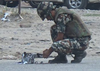 प्रेसर कुकर बम सेनाद्धारा डिस्पोज