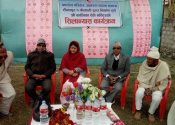 टीकापुर नगरपालिका उपप्रमुख बिष्ट र वडाध्यक्ष आचार्यद्वारा मन्दिर शिलान्यास