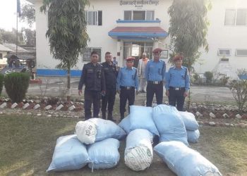 टीकापुर प्रहरीले गर्यो अबैध सामान बरामद