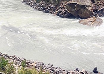 कर्णाली नदिमा डुंगा दुर्घटना हुदाँ ३ जना बेपत्ता ,२ जना घाईते