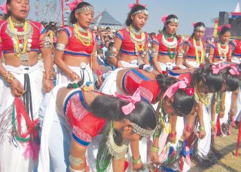 कैलालीका थारु बस्तीमा सखिया नाचको रौनक