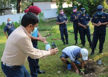 प्रहरी दिवशका अवशरमा कञ्चनपुरमा पनि बृक्षारोपण