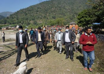 गृहमन्त्री बालकृष्ण खाँणद्वारा बाढीपहिरो प्रभावित क्षेत्र निरीक्षण