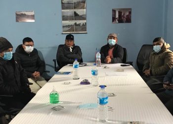 टीकापुरस्थित रानी जमरा कुलरिया सिँचाइ आयोजनालाई बाढीपिडित संघर्ष समितिको  ज्ञापनपत्र