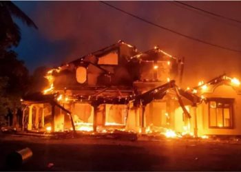 श्रीलंकाका निवर्तमान प्रधानमन्त्रीसहित ५० भन्दा बढी नेताका घरमा आगजनी