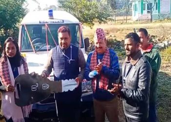 आमा बचाउ अभियानका लागि एम्बुलेन्स हस्तान्तरण