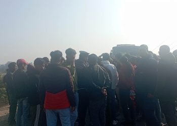 कैलालीमा पूर्व–पश्चिम राजमार्ग दुई ठाउँमा बन्द