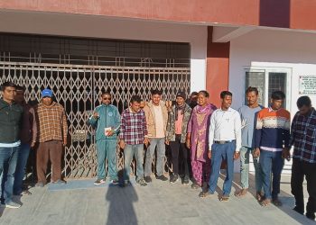 नगरपालिकामा ट्याक्टर व्यवसायीले गरे तालाबन्दी