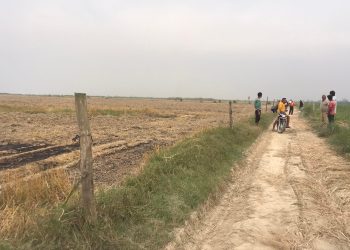 कैलालीको टीकापुरस्थित सिमा नजिकको जग्गामा नेपालीहरुकै एकआपसमा विवाद चर्किदै