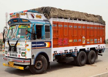 भन्सार छलेर सामान ल्याउँदै गर्दा ट्रकसहित र चालक नियन्त्रणमा