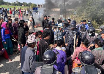 कैलालीमा अवरुद्ध राजमार्ग खुल्यो