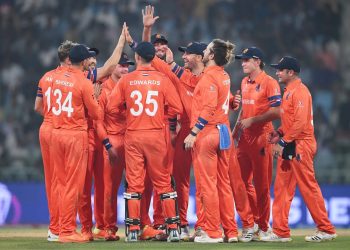 नेदरल्यान्ड्सका आर्यनको कडा बलिङले एक सय २३ रनमा समेटियो नामिबिया