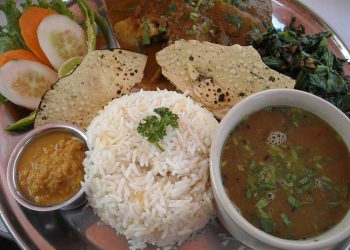 राति ढिला खाना खानुहुन्छ ? बन्न सक्छ शरीरका निम्ति खतरा