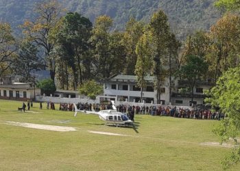 दार्चुलाबाट प्रसूति व्यथा लागेकी महिलाको उद्धार