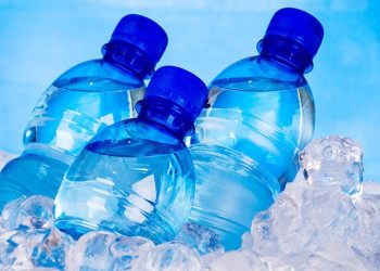 गर्मीमा चिसो पानी पिउनु हानिकारक छ र ?