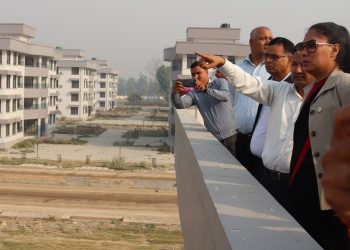 शिक्षा मन्त्री श्रेष्ठले गरिन् गेटास्थित स्वास्थ्य विज्ञान विश्वविद्यालयका लागि बनेका भवनको अवलोकन