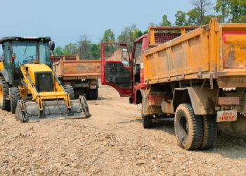 कैलालीको गौरीगंगा नगरपालिकाले मापदण्ड विपरीत नदीजन्य पदार्थको दोहन गर्दै