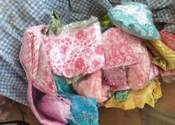 धनगढीबाट अछाम जाँदै गरेको बसमा अबैध सामान भेटियो