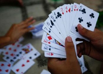 कैलालीको जङ्गलबाट ८ जुवाडे पक्राउ