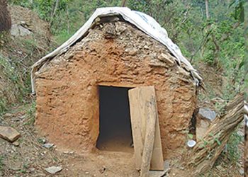 बाजुरामा फेरि थालियो छाउगोठ भत्काउन