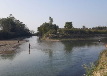 पथरैया–काँडा नदी दोभानमा पुल नहुँदा समस्या