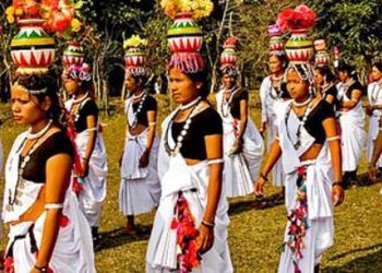 माघीको चहलपहलसँगै माघीमय भए थारू बस्ती