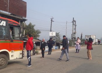 केबलकार निर्माणको विषयले आज मेची राजमार्ग र तमोर करिडोरमा गाडी चल्न सकेनन्