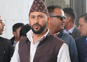 रवि लामिछाने विरुद्ध थुनछेक बहस हुँदै