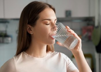 जाडो याममा दैनिक कति पिउनुपर्छ पानी ?